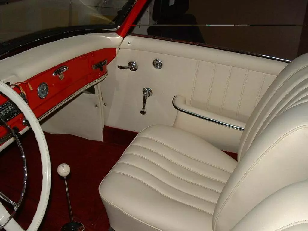 Intérieur de Mercedes 190 automobile
