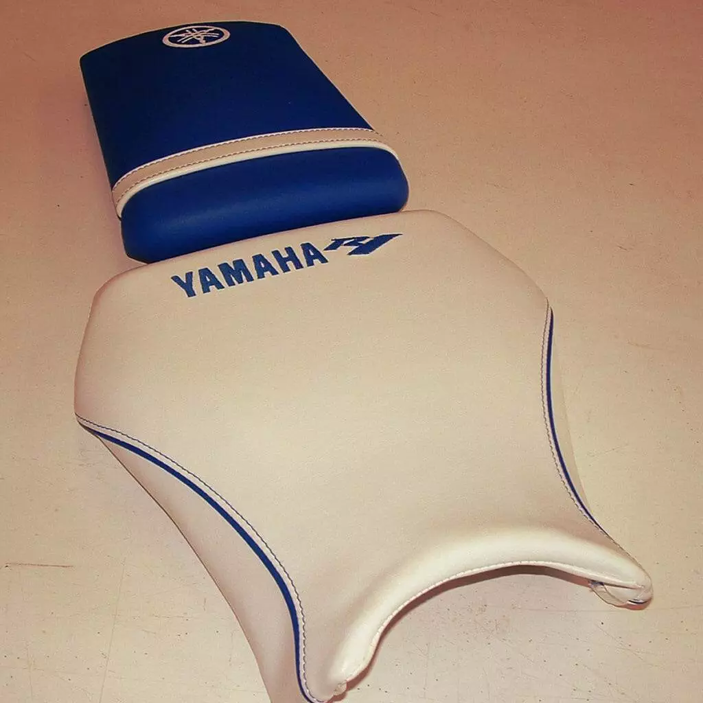 cuir d'une selle de moto yamaha R1